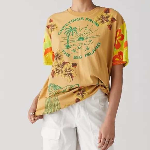 URBAN OUTFITTERS‎ Island Oversized Tee - Picture 2 of 4